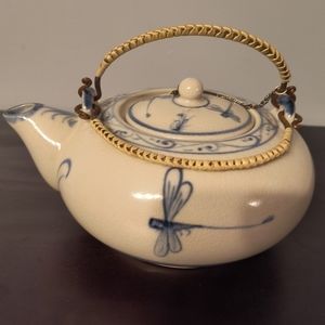 Vietnamese tea pot